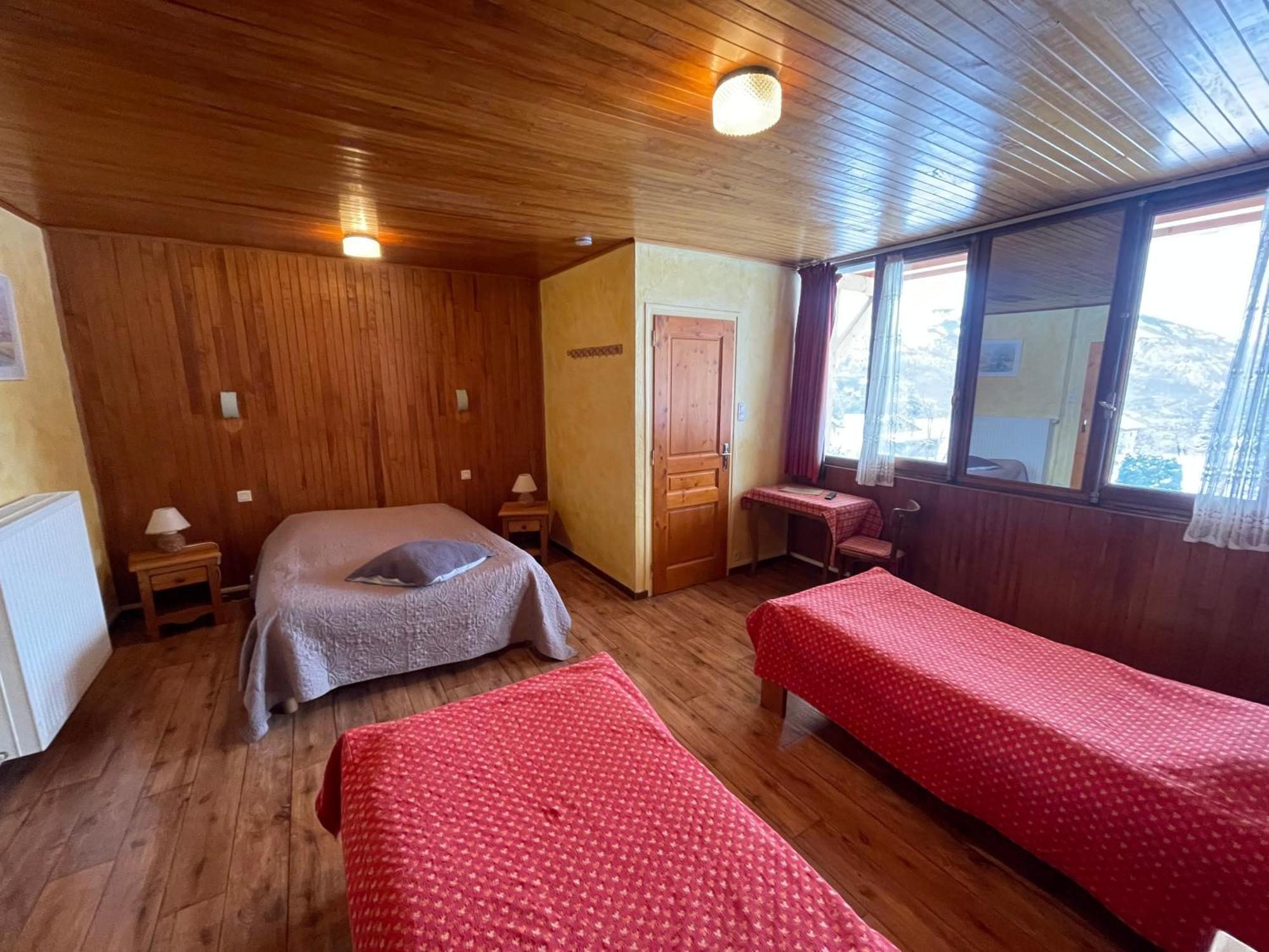 Les Sorbiers Hotel Montricher-le-Bochet ภายนอก รูปภาพ