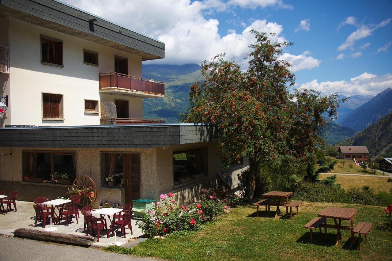 Les Sorbiers Hotel Montricher-le-Bochet ภายนอก รูปภาพ